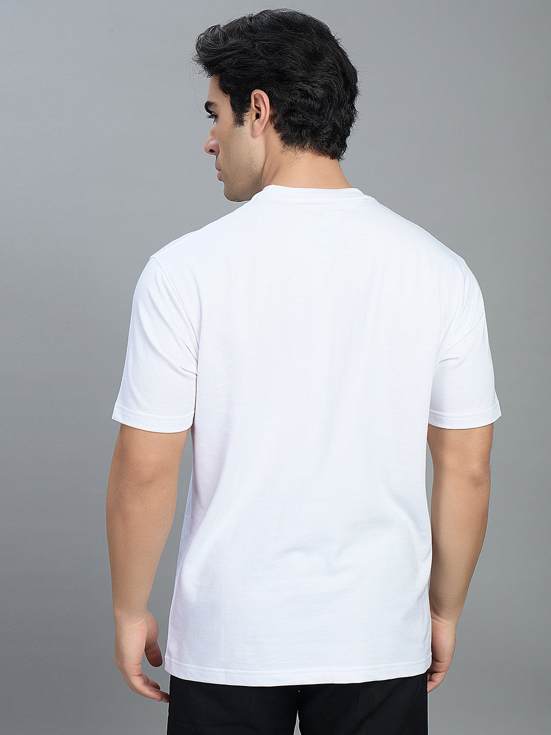 Round Neck Bold Streetwear Essential In White - KUSIMA